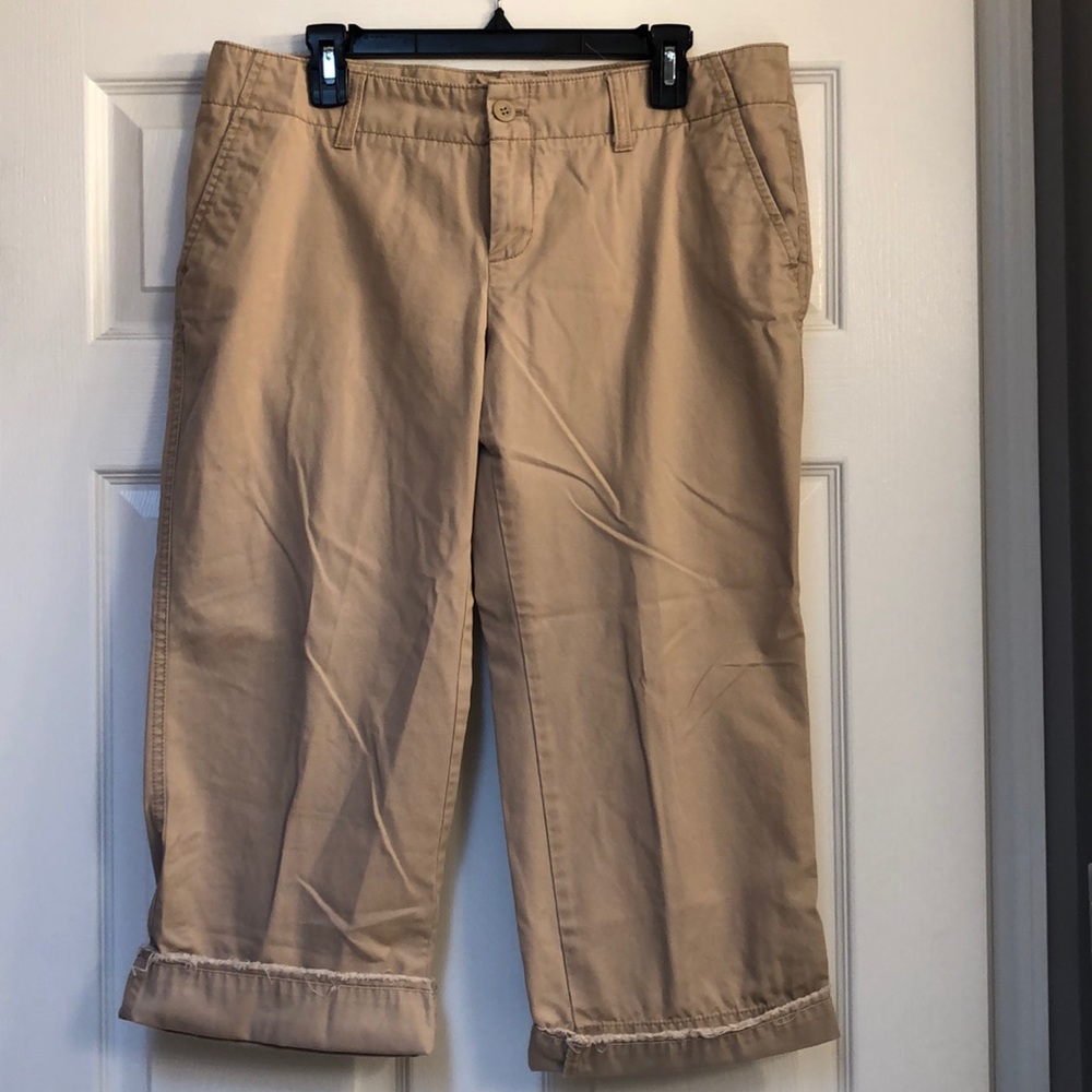 GAP khaki cropped pants, size 14